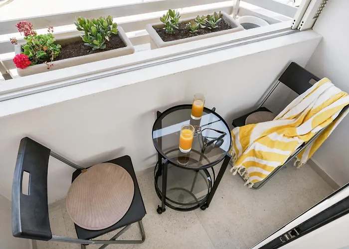 Downtown Apartment *