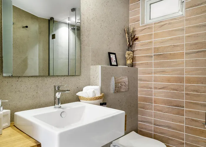 Downtown Apartment *